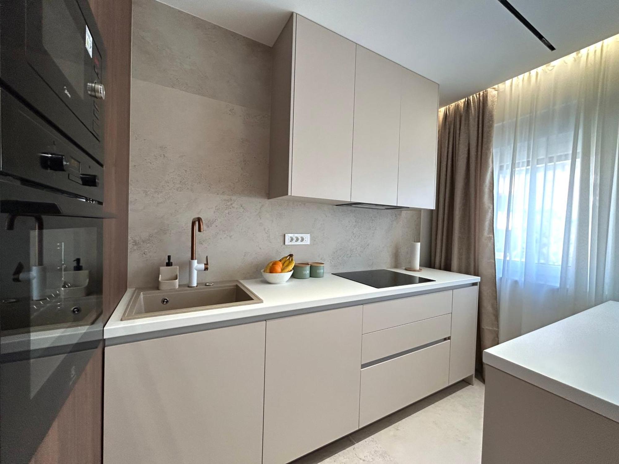 Ana With Private Parking Apartment *