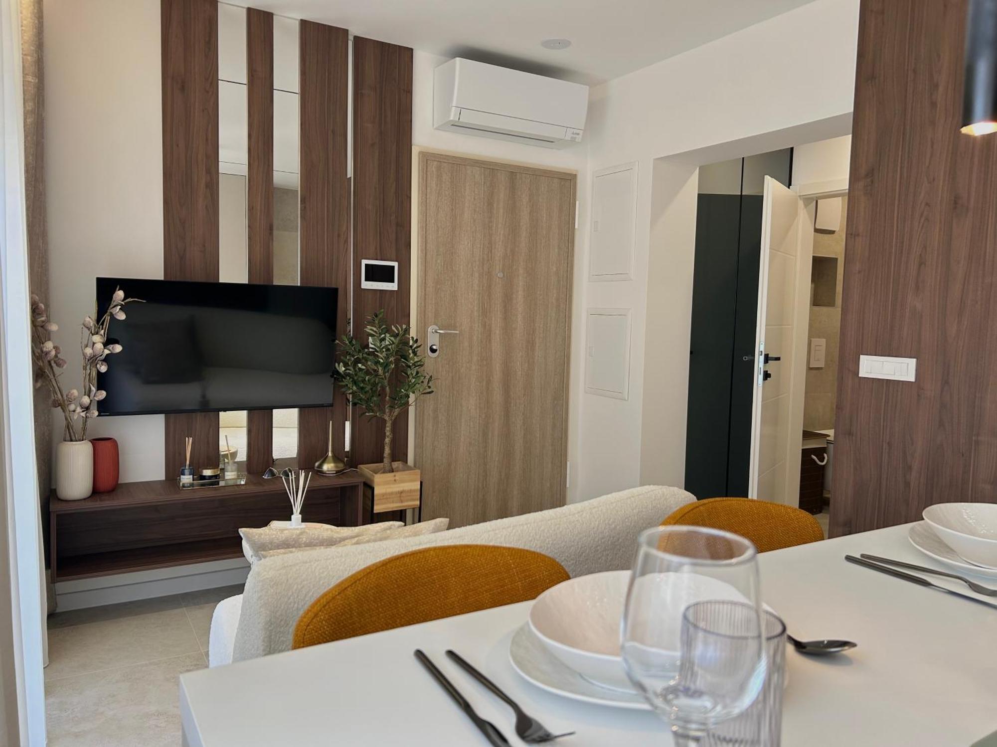 Ana With Private Parking Apartment